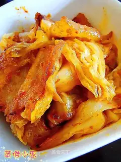 stir-fried pork belly with spicy cabbage