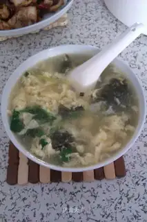 Seaweed and egg soup