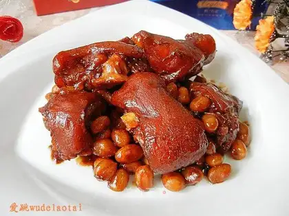 fermented bean curd and peanut pork knuckle