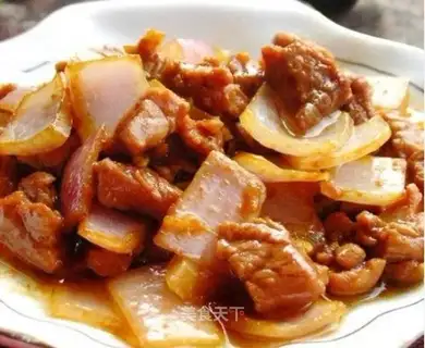 stir-fried beef with onions