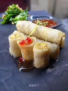 Vietnam chicken spring rolls