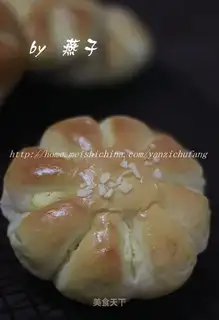 floral cheese bread