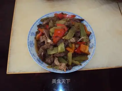Sweet pepper and lettuce slices
