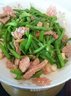 stir-fried shredded pork with beans