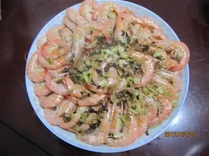 Steamed shrimp with garlic and vermicelli