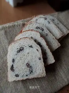 Red bean toast