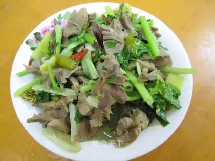 Chicken gizzards with pickled pepper