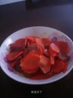 stir-fried sausage with carrot