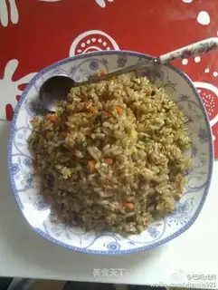 Fried rice with olive vegetables and pork grains