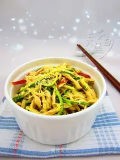 Shredded chicken salad