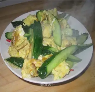 Scrambled cucumber with eggs