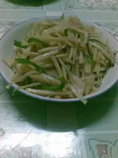 Sour shredded potatoes