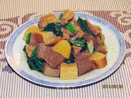 Three cups of dried rabbit