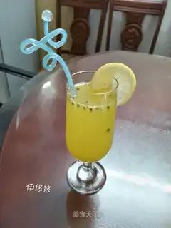 Lemon bee-honey bean juice