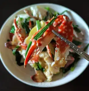 Crabs on the ginger onions