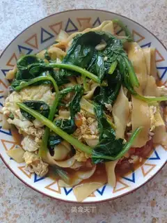 Spinach noodles