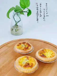 Blueberry jam omelet