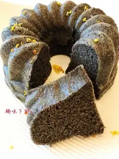 Black rice cake