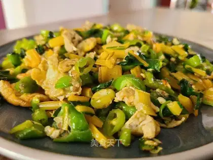 Yellow cabbage pretzels