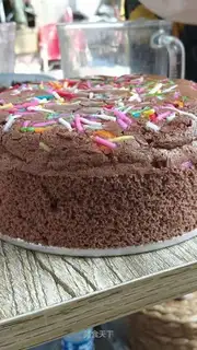 Six-inch chocolate twilight cake