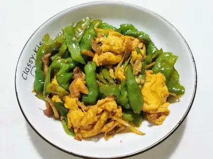 Chili fried eggs