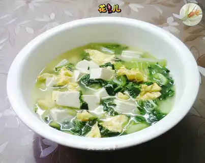 Egg green tofu soup