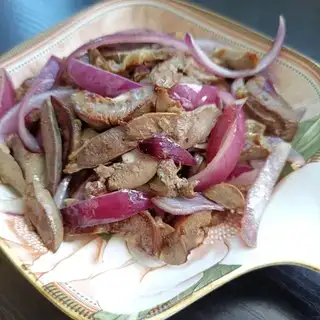 Onion fried sheep's waist