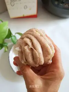 Black onion rolls