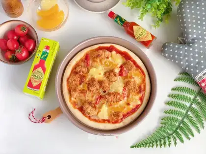 Hawaiian chicken pizza