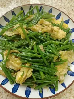 Eggs, fried moss