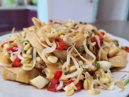 Green bean sprouts and tofu skin