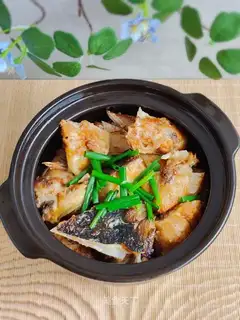 The casserole fish head