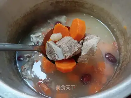 Dragon bone carrot soup