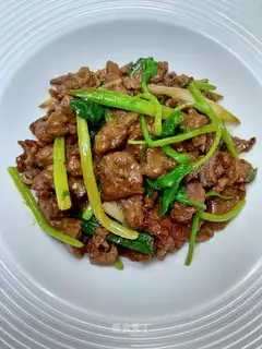 Celery garlic beef