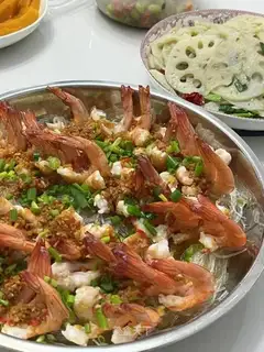 Garlic fan steamed shrimp
