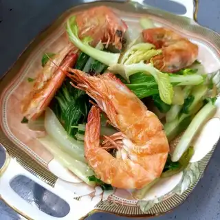 Shrimp in green