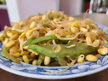 Soybean sprouts