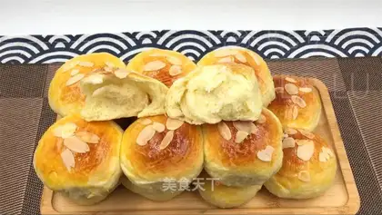 Light cream snack