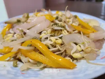 Pepper onion fried green bean sprouts