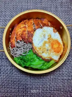Chicken steak barley noodles