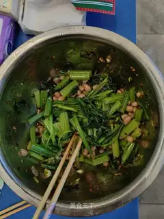 Celery peanuts