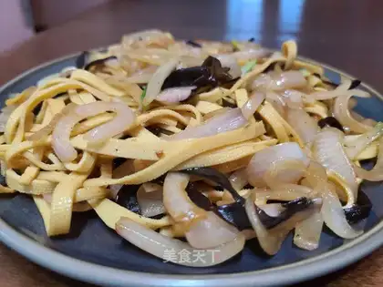 Onion fried tofu skin
