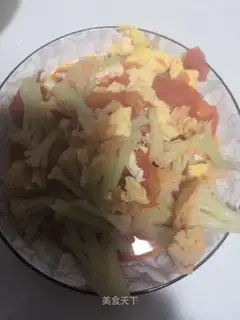 Tomato eggs and broccoli