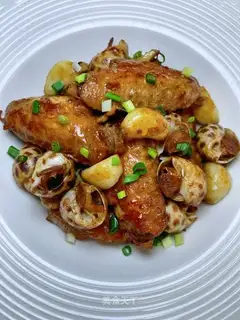 Frozen chicken wings