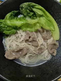 Flour noodles