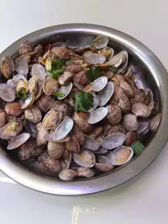 Flower clams like this