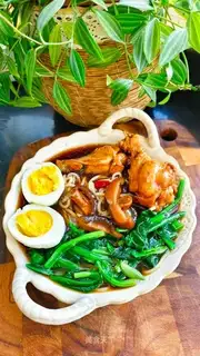 Yellow chicken noodles