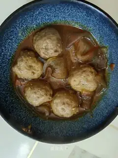 Hotpot meatballs with red potato powder