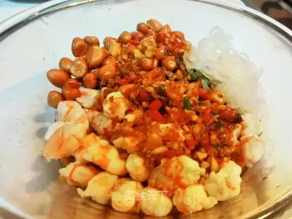 A warm spinach shrimp peanut rice