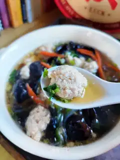 Meatball fan soup